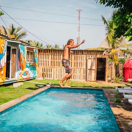 Green Belly Surf Hostel El Paredón Buena Vista Dış mekan fotoğraf