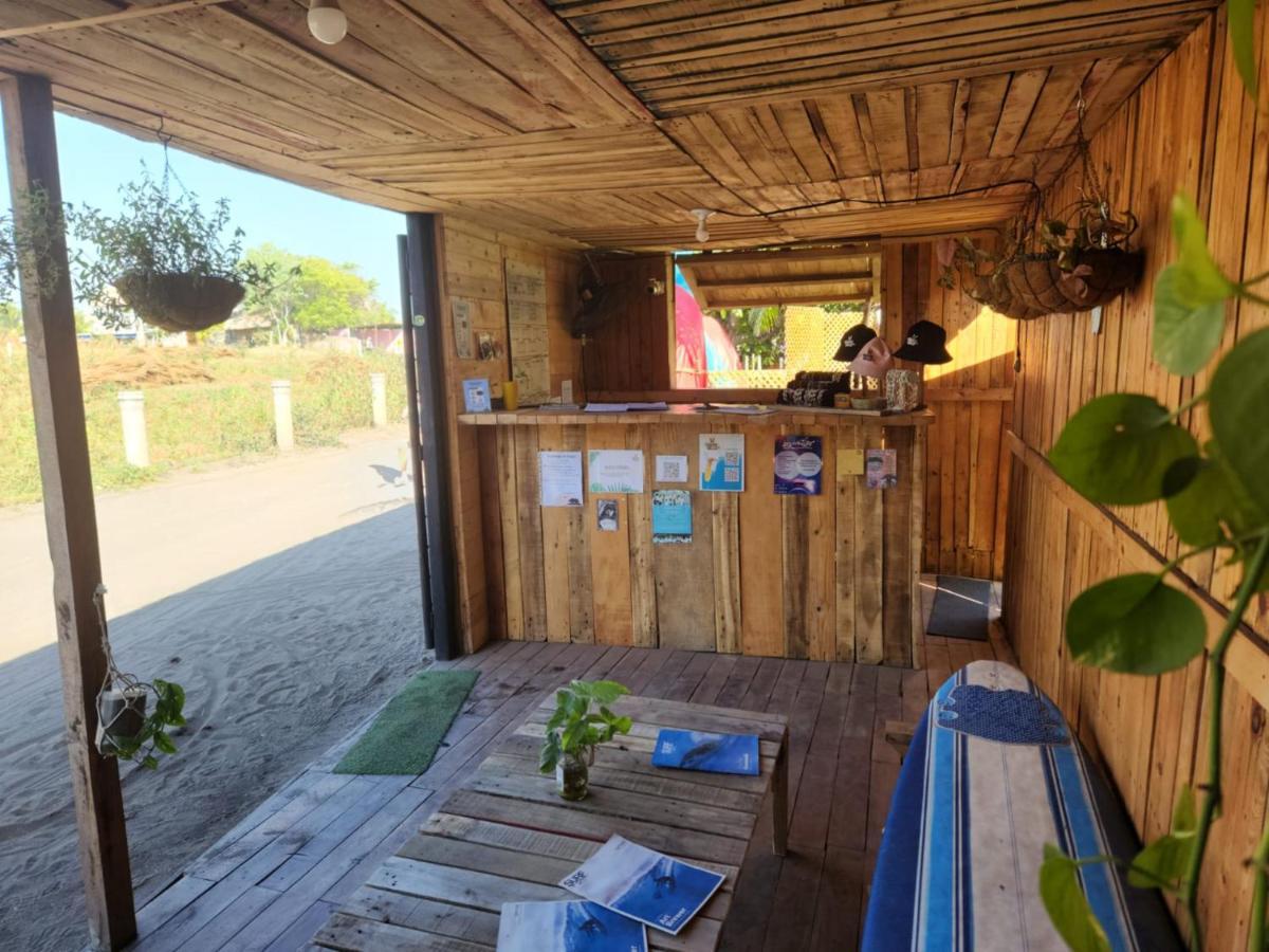 Green Belly Surf Hostel El Paredón Buena Vista Dış mekan fotoğraf