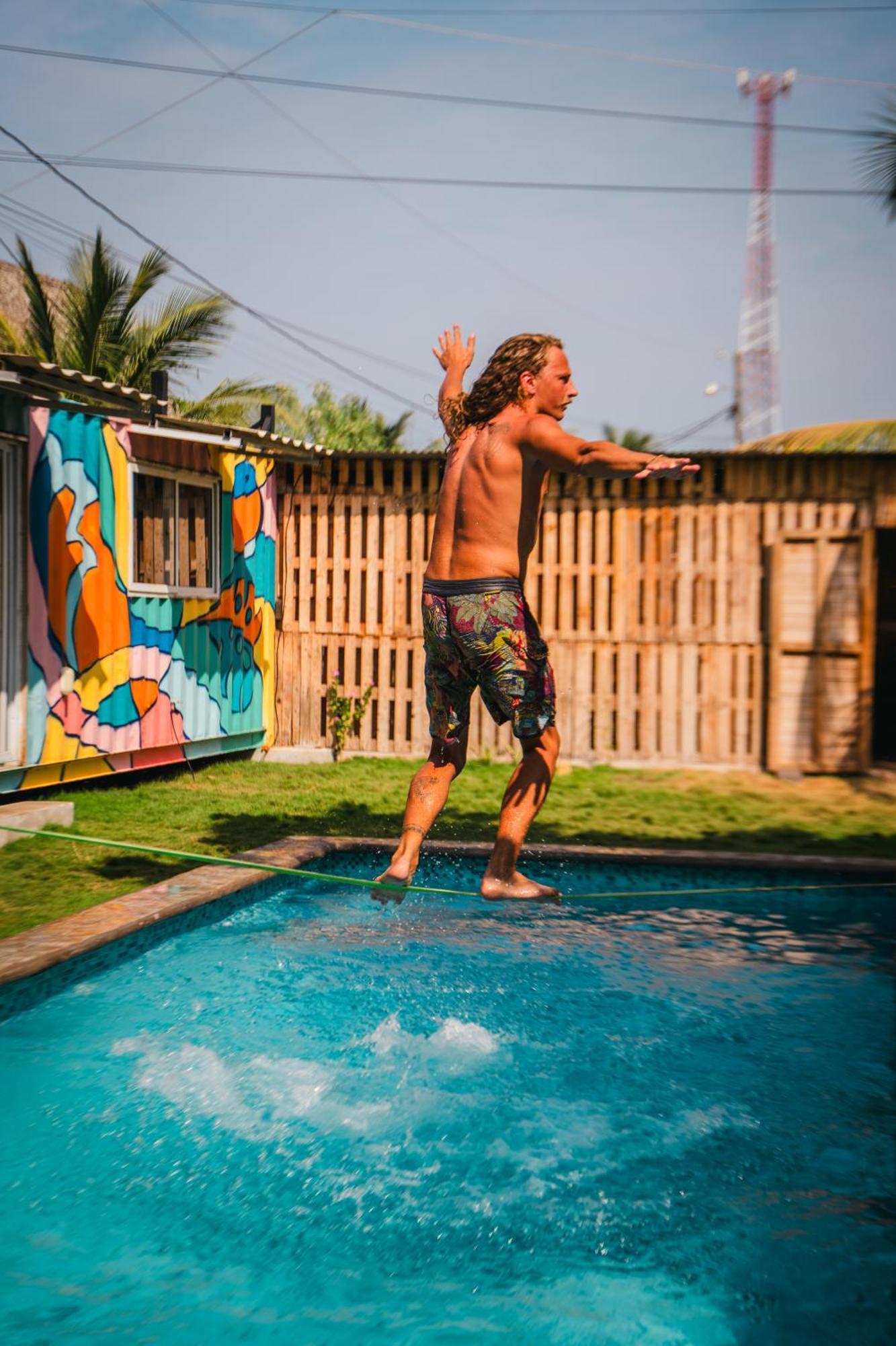 Green Belly Surf Hostel El Paredón Buena Vista Dış mekan fotoğraf